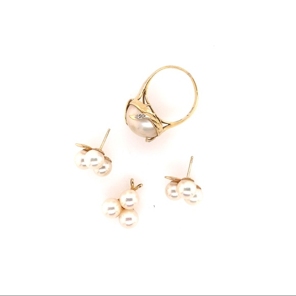 Fantastic grape / trefoil design petite 3 price pearl set 14k YG sz 7